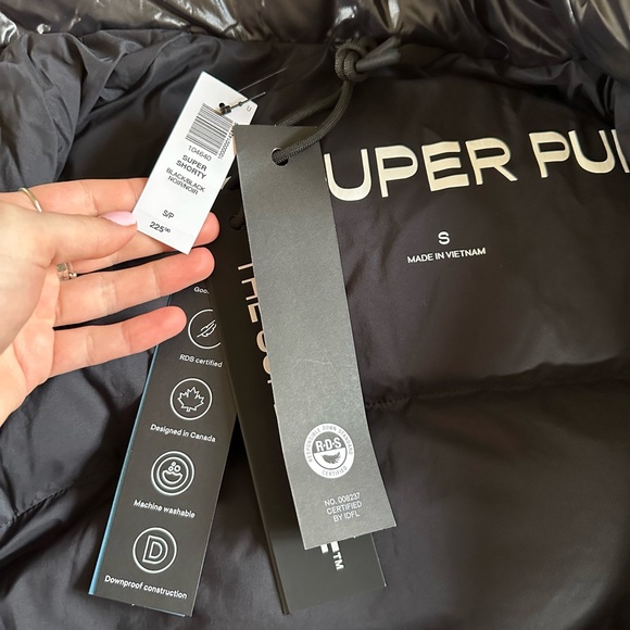 Aritzia super puff jacket - Picture 4 of 6